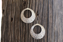 Load image into Gallery viewer, Small Circle Earrings