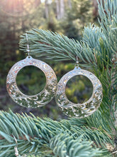 Load image into Gallery viewer, Large Circle Earrings